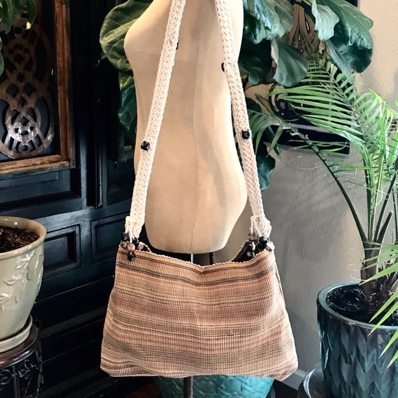Hand crafted macrame tapestry crossbody bag - Picture 3 of 7